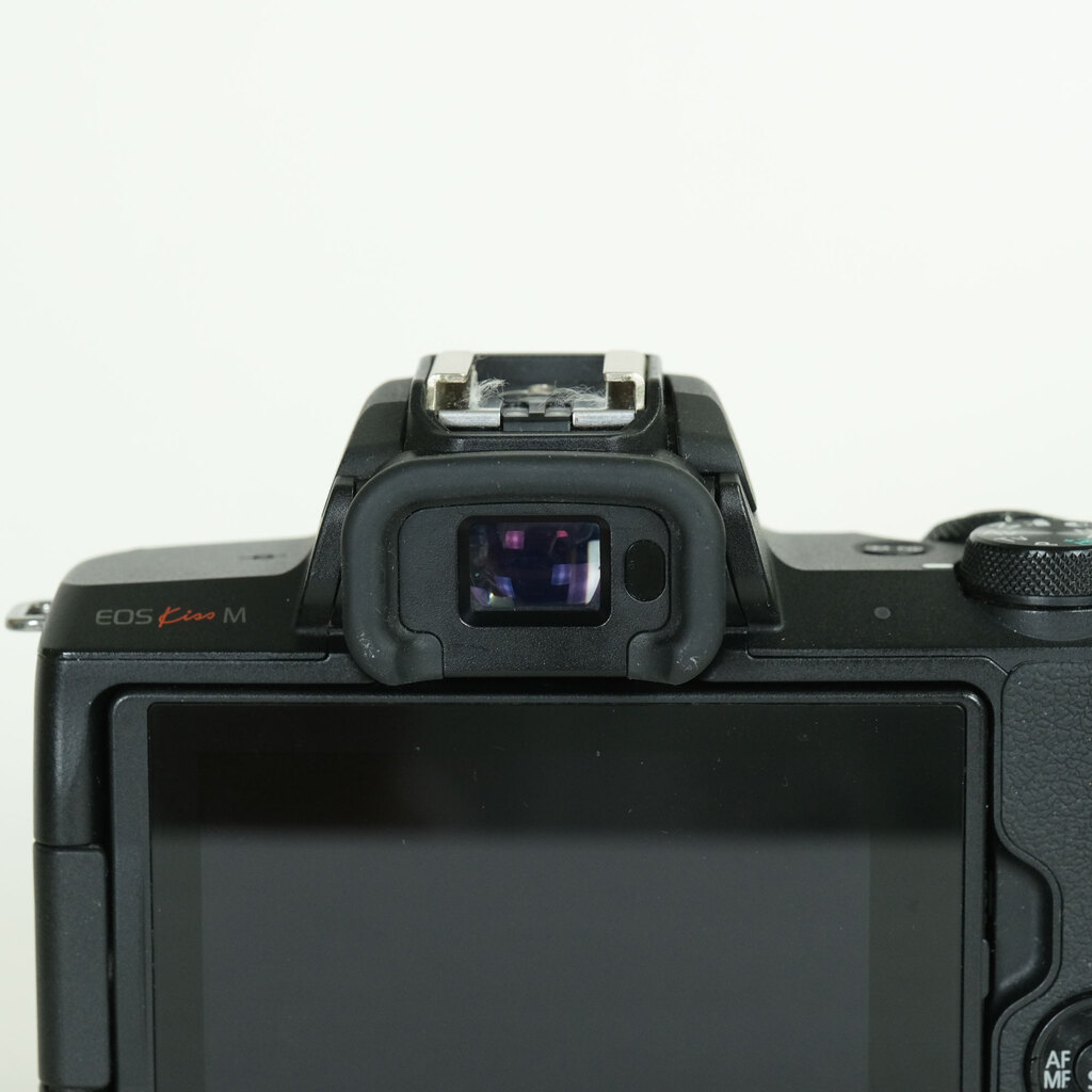 Canon EOS Kiss M Canon EOS Kiss M