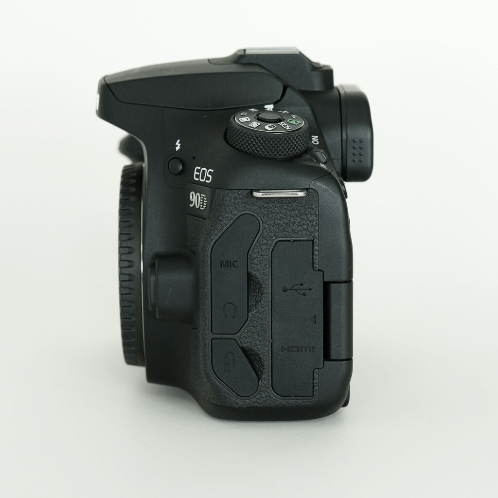 Canon EOS 90D