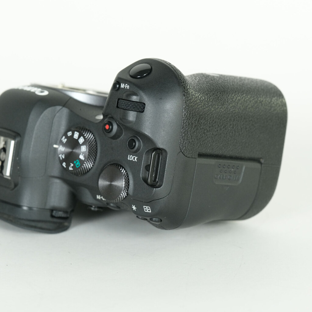 Canon EOS R6 Canon EOS R6