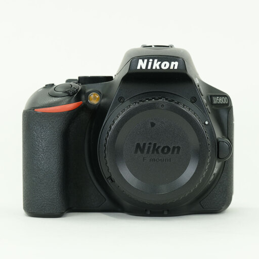Nikon D5600