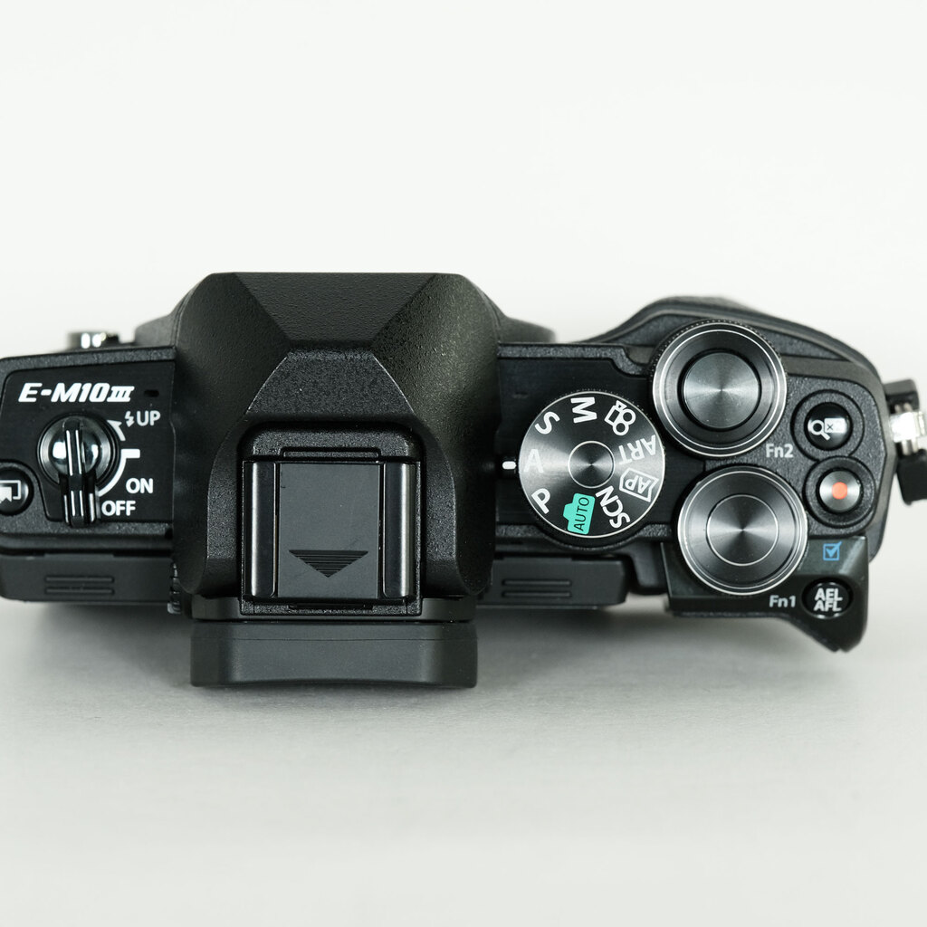 OLYMPUS OM-D E-M10 Mark III