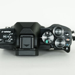 OLYMPUS OM-D E-M10 Mark III