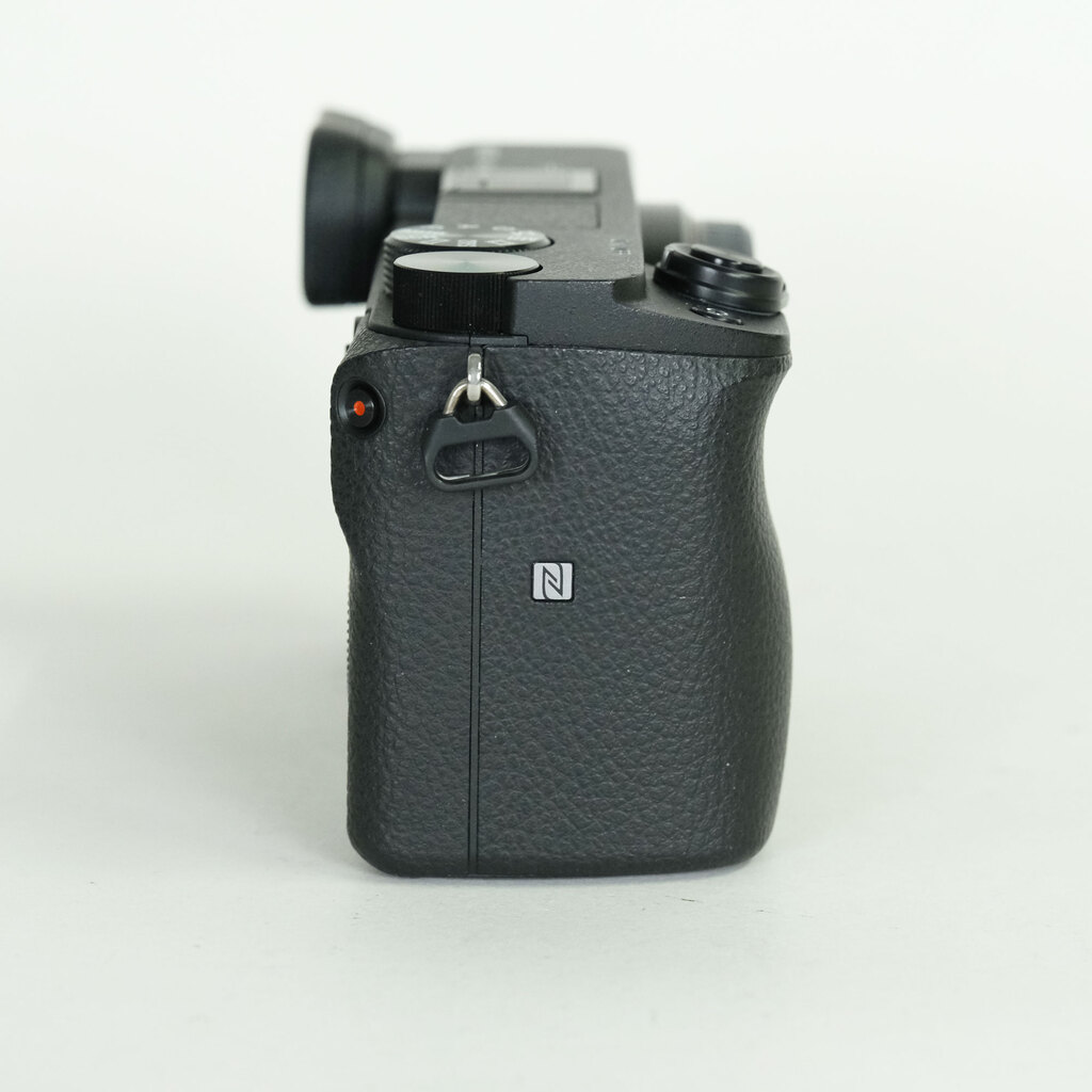 SONY α6400(ILCE-6400) SONY α6400(ILCE-6400)