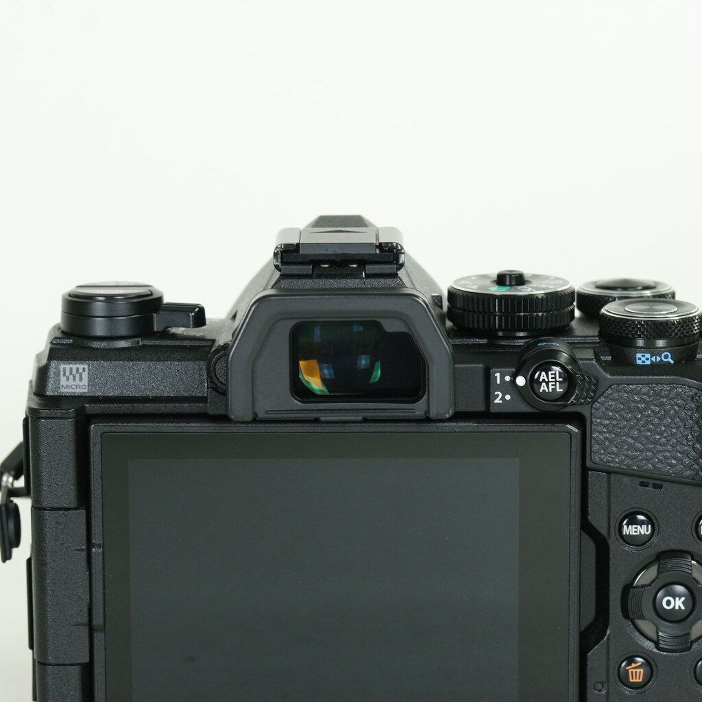 OLYMPUS OM-D E-M5 Mark III