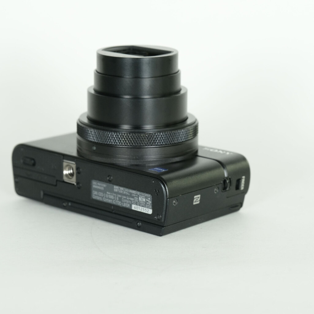 SONY Cyber-shot DSC-RX100M7