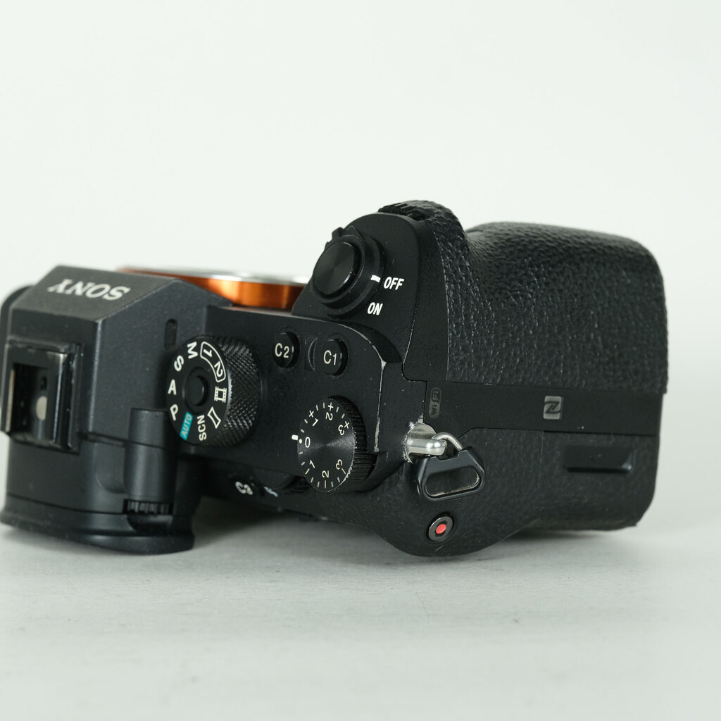 SONY α7S II（ILCE-7SM2）の出品 | ONE SCENE（ワンシーン）