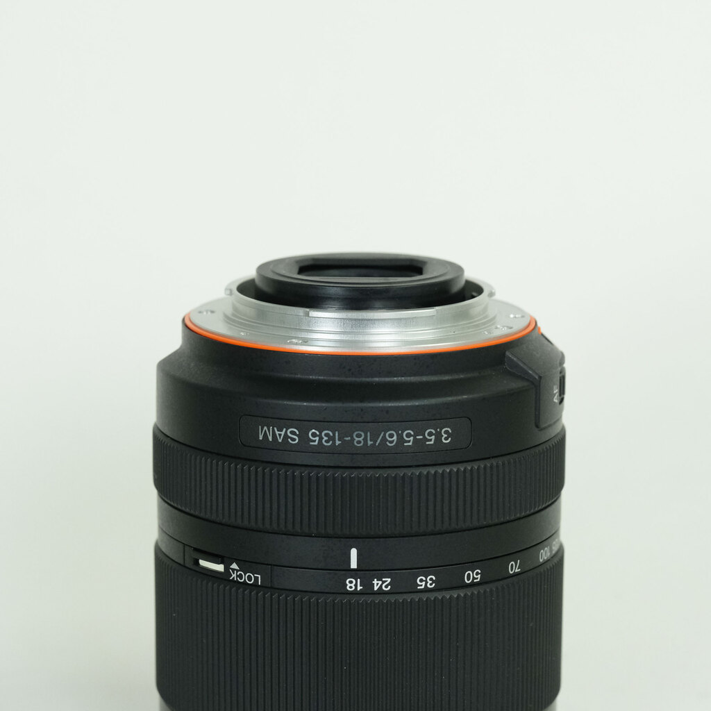 SONY DT 18-135mm F3.5-5.6 SAM SAL18135