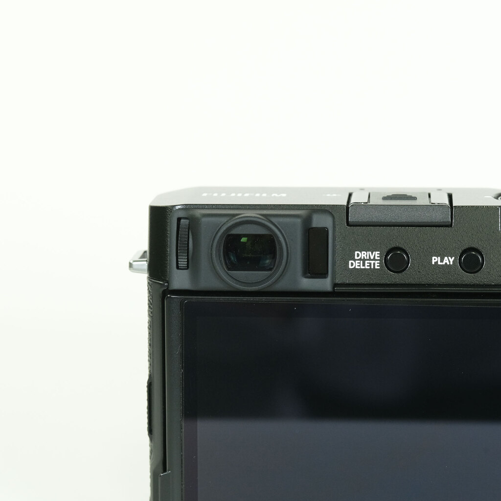 FUJIFILM X-E4