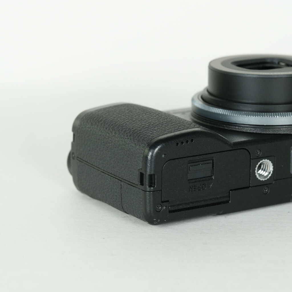 RICOH GR IIIの出品 | ONE SCENE（ワンシーン）