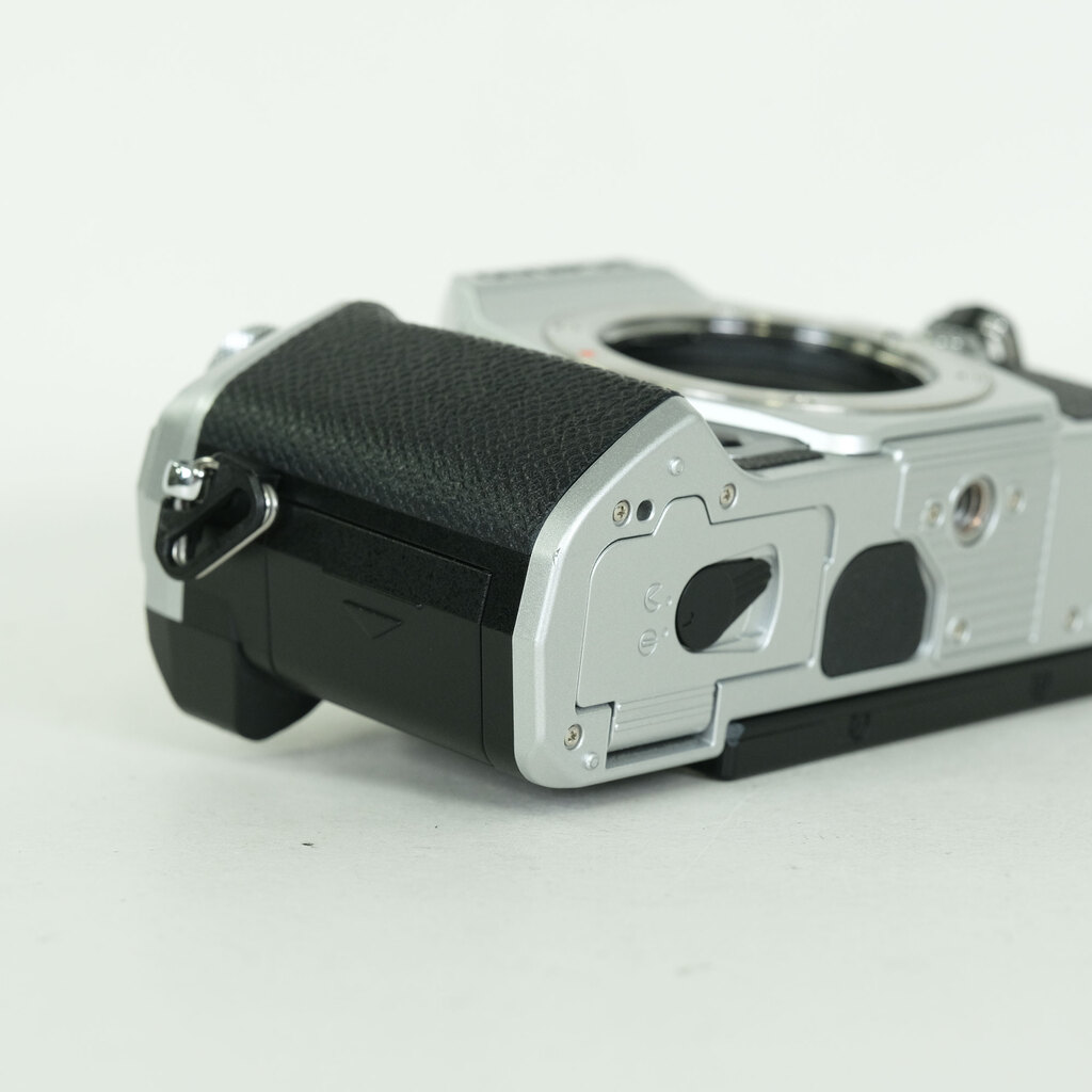 OLYMPUS OM-D E-M5 Mark III