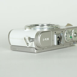 OLYMPUS PEN E-PL10