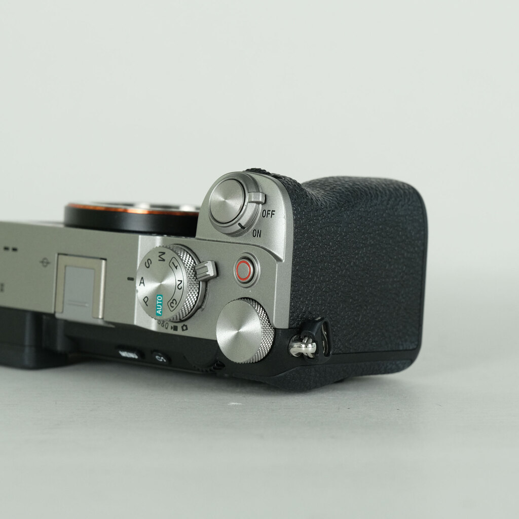 SONY α7C II（ILCE-7CM2）の出品 | ONE SCENE（ワンシーン）
