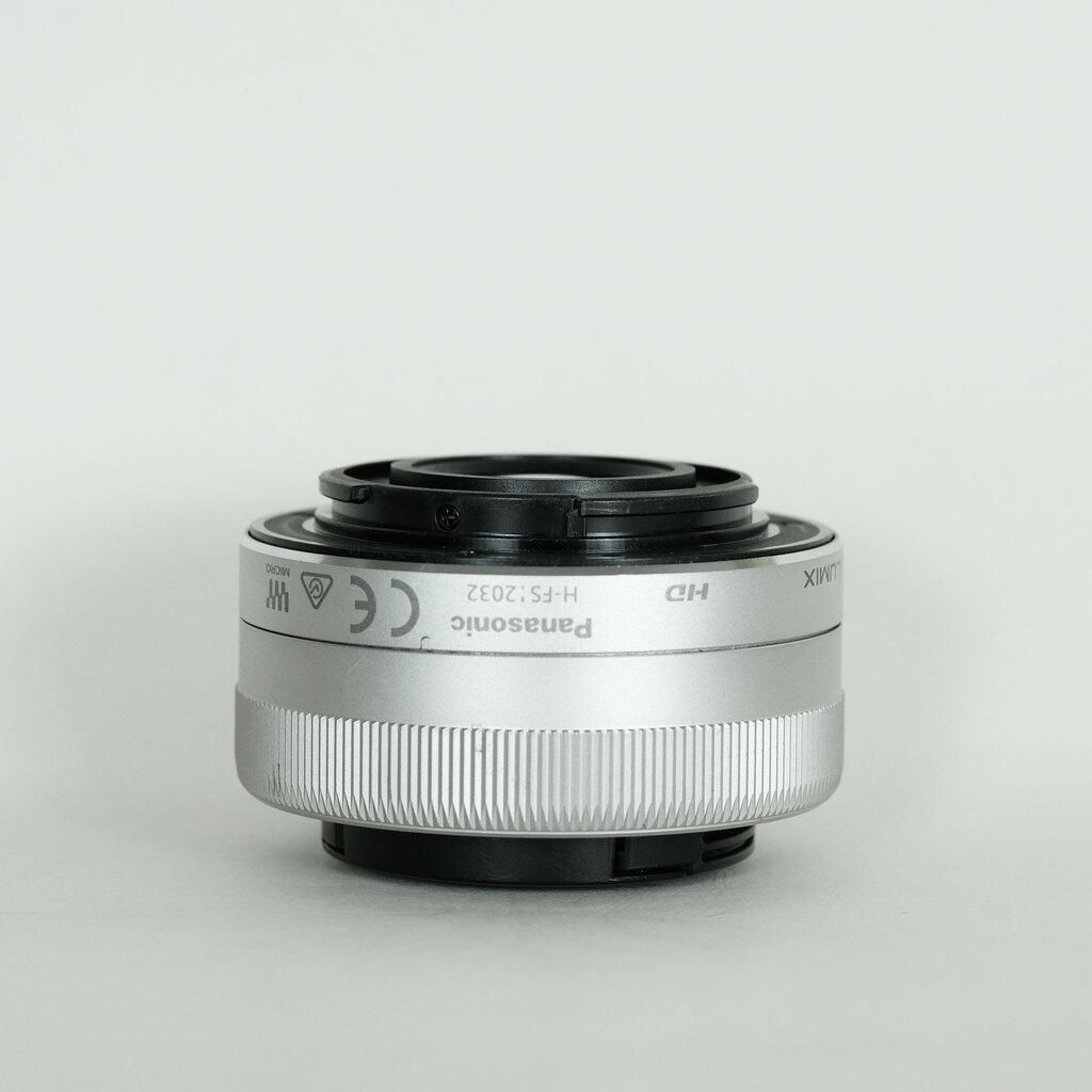 Panasonic LUMIX G VARIO 12-32mm / F3.5-5.6 ASPH. / MEGA O.I.S.