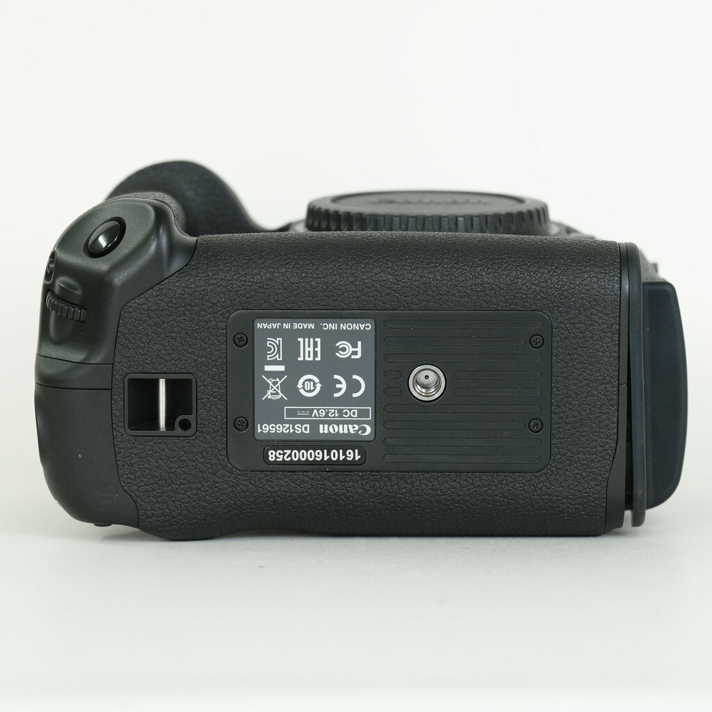 Canon EOS-1D X Mark II