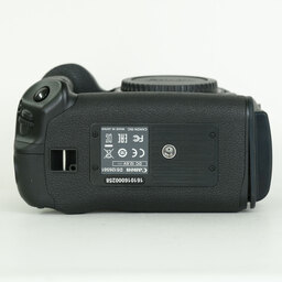 Canon EOS-1D X Mark II