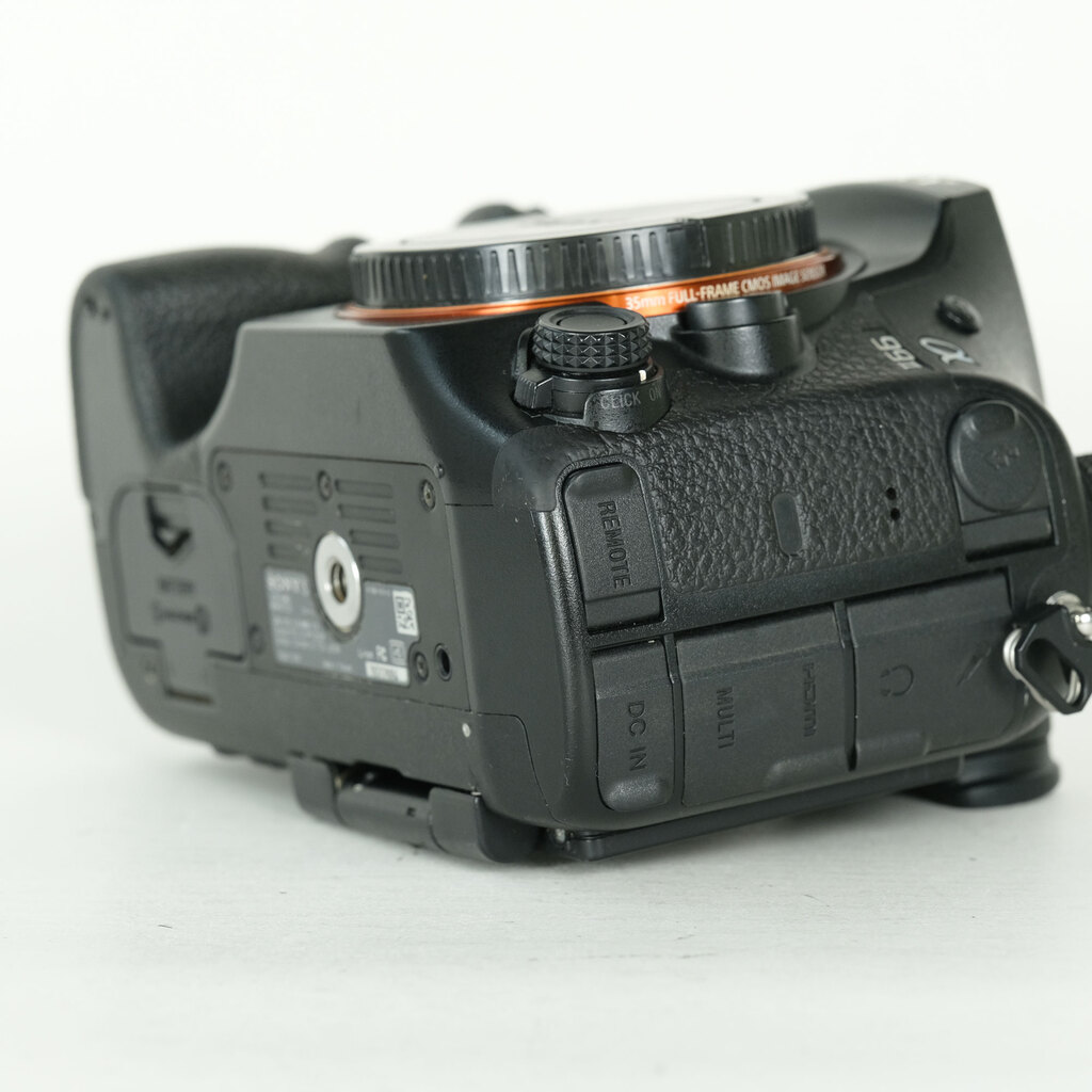 SONY α99II（ILCA-99M2）の出品 | ONE SCENE（ワンシーン）