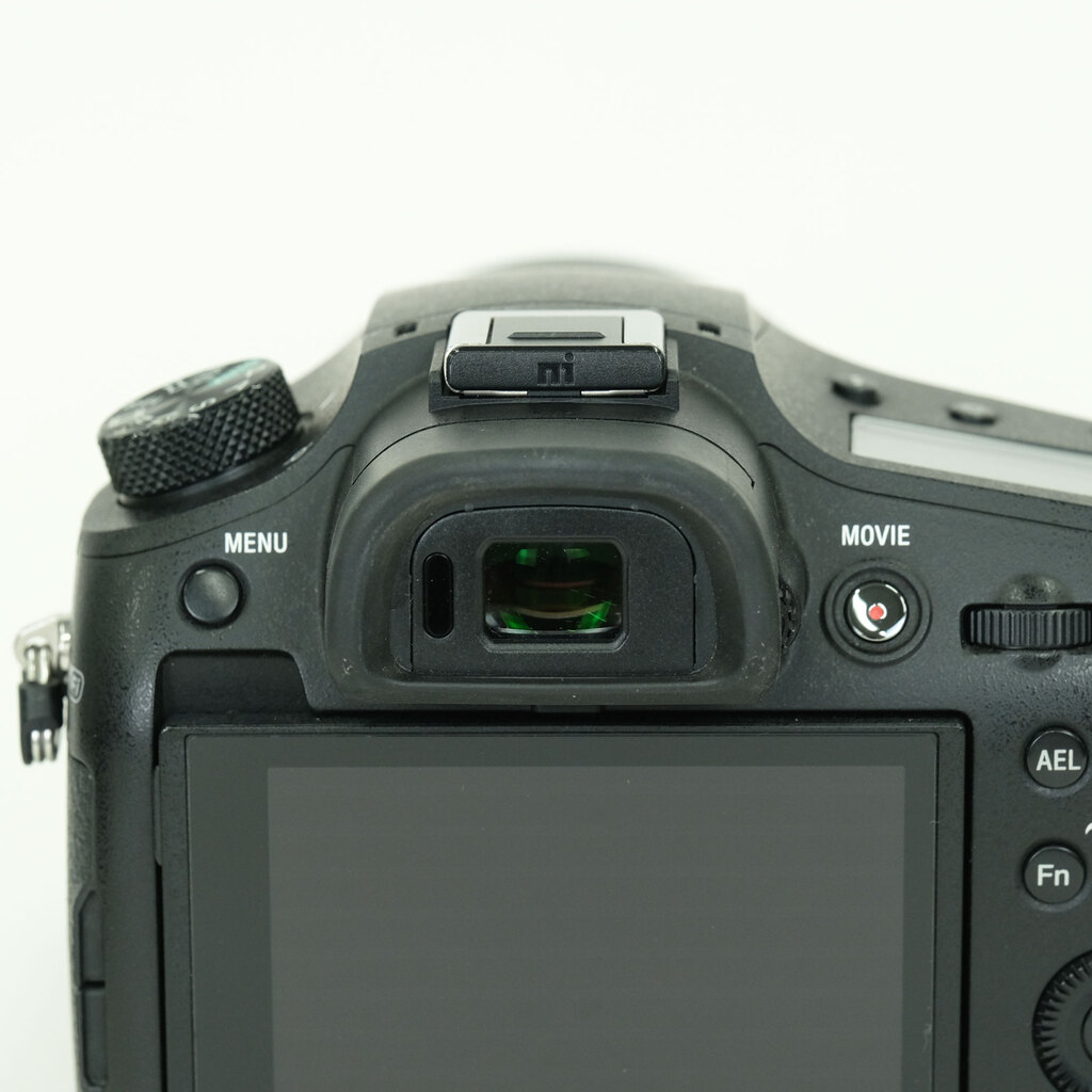 SONY Cyber-shot DSC-RX10M4