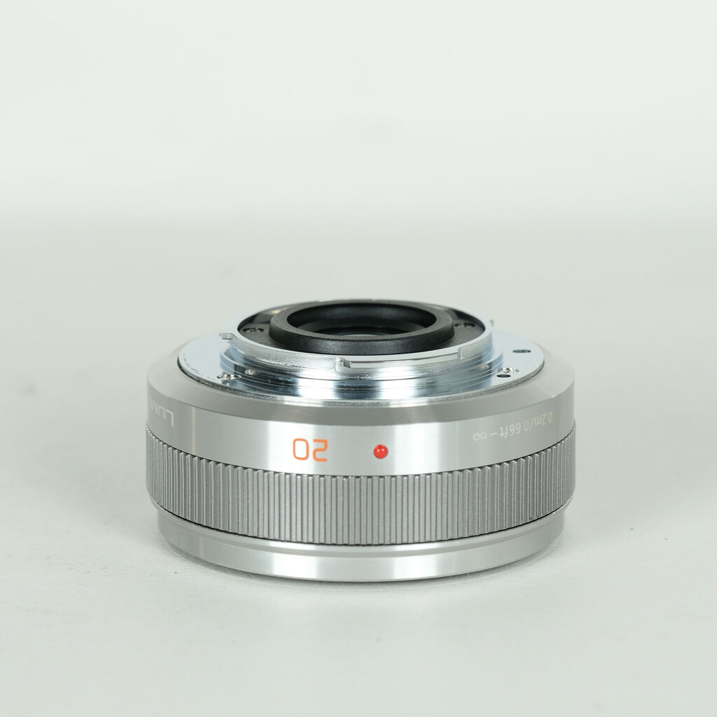 Panasonic LUMIX G 20mm F1.7 II ASPH. Panasonic LUMIX G 20mm F1.7 II ASPH.