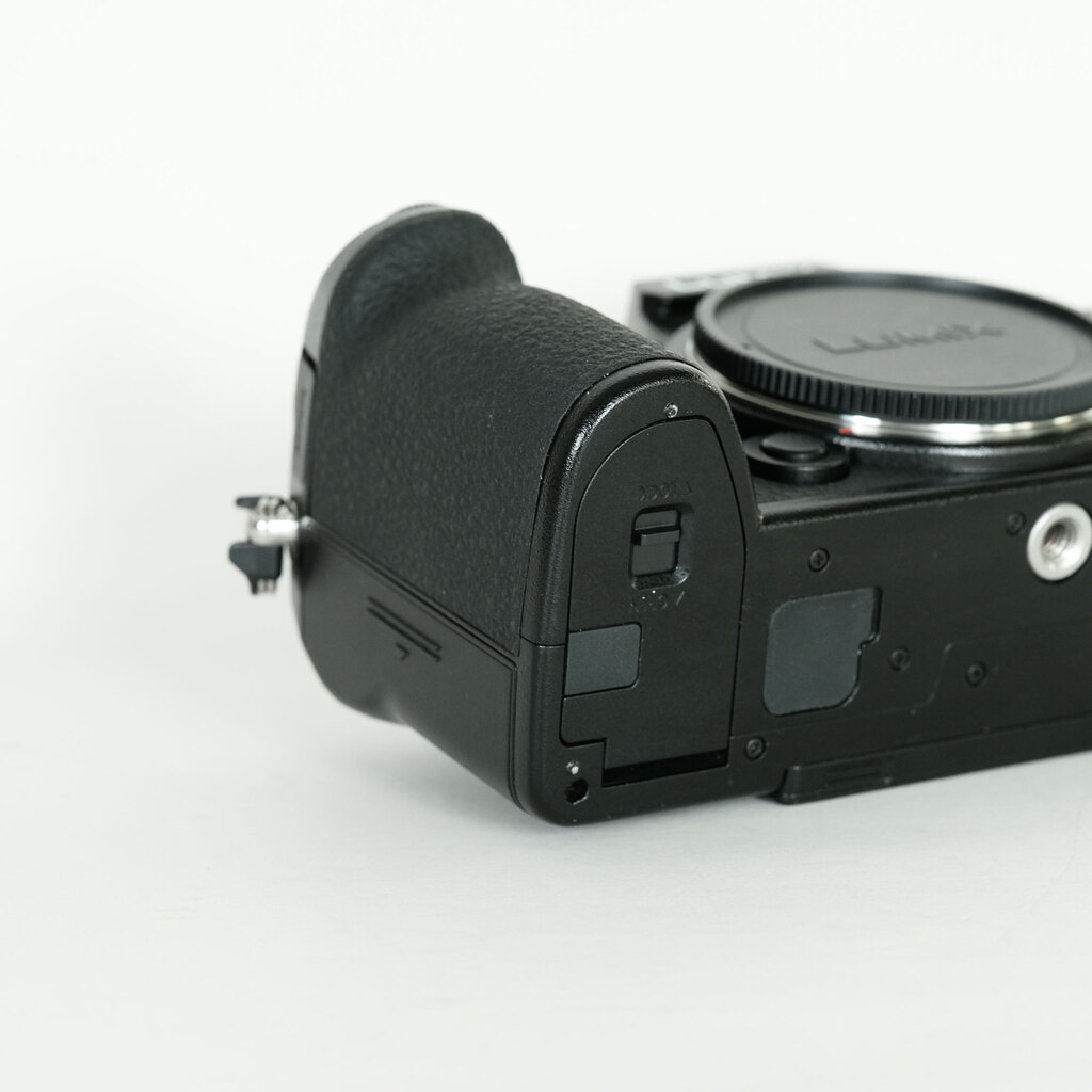 Panasonic LUMIX DC-S5