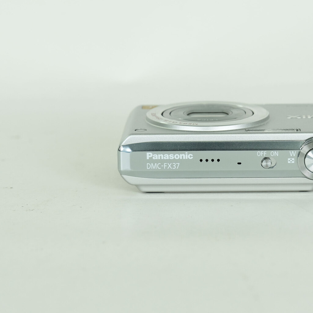 Panasonic LUMIX DMC-FX37-S プレシャスシルバー