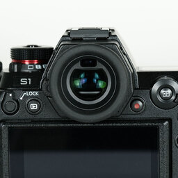 Panasonic LUMIX DC-S1