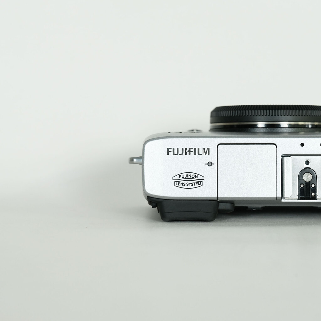 FUJIFILM X-E1 シルバー