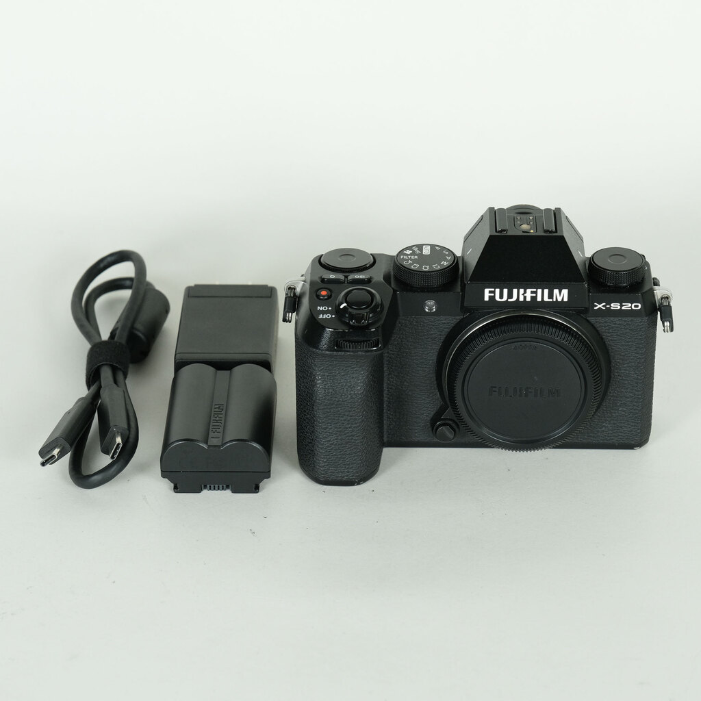 FUJIFILM X-S20 [�{�f�B]