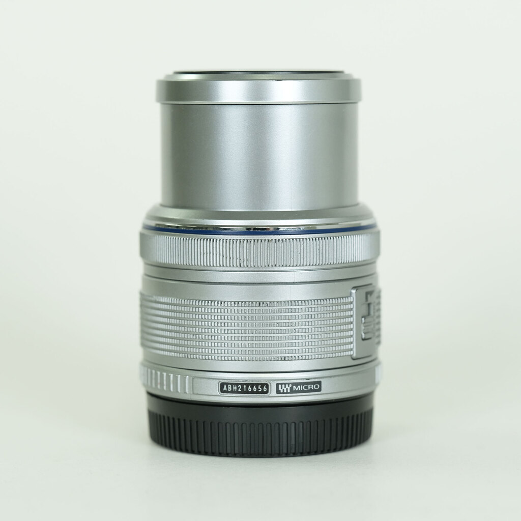 OLYMPUS M.ZUIKO DIGITAL 14-42mm F3.5-5.6IIR シルバー