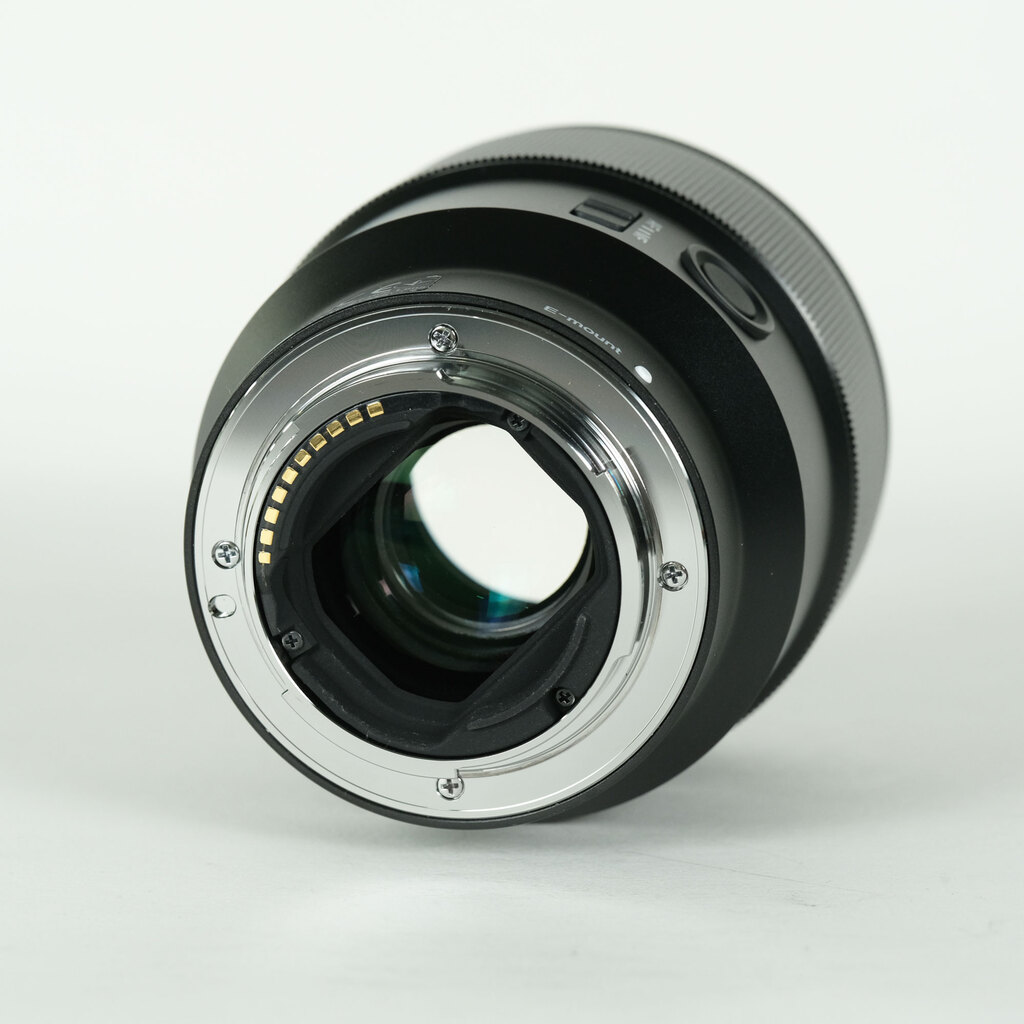 SONY FE 85mm F1.8 SEL85F18 SONY FE 85mm F1.8 SEL85F18