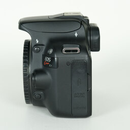 Canon EOS Kiss X7
