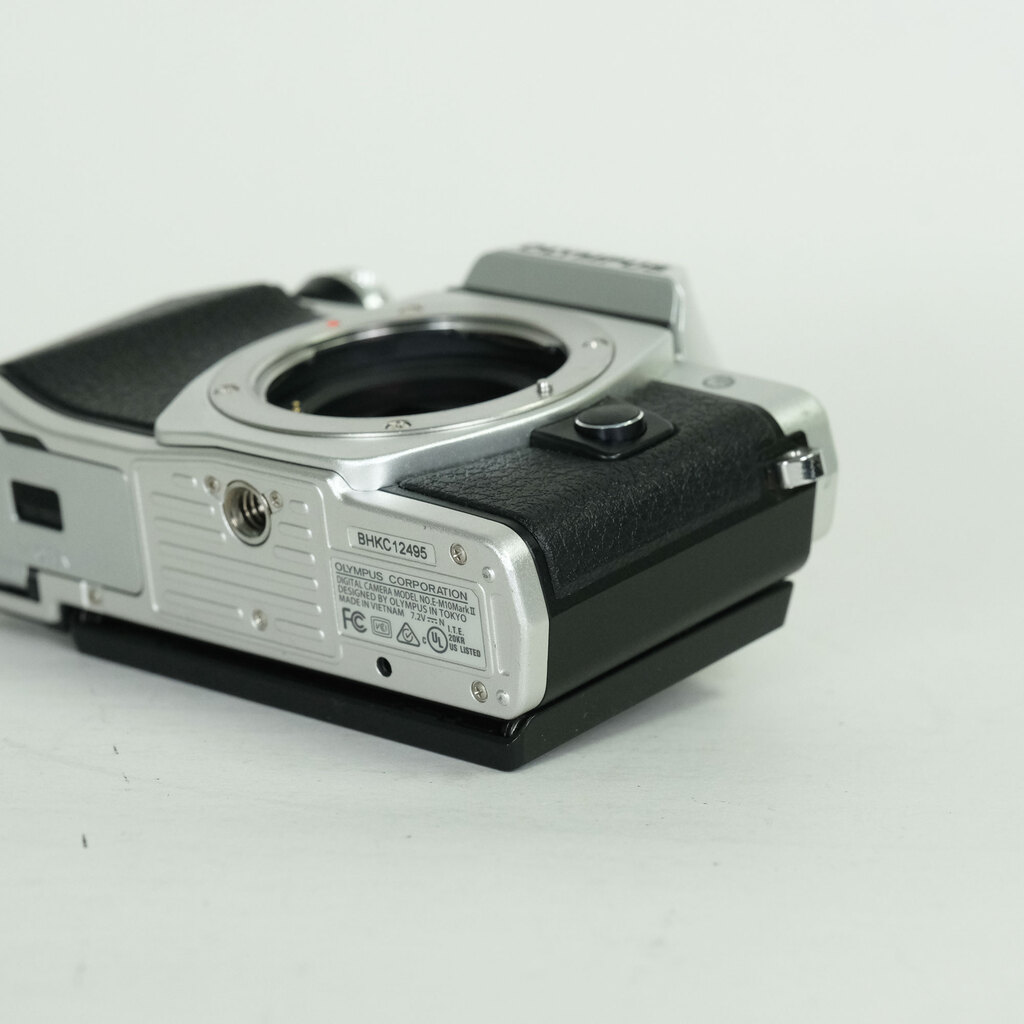 OLYMPUS OM-D E-M10 Mark II