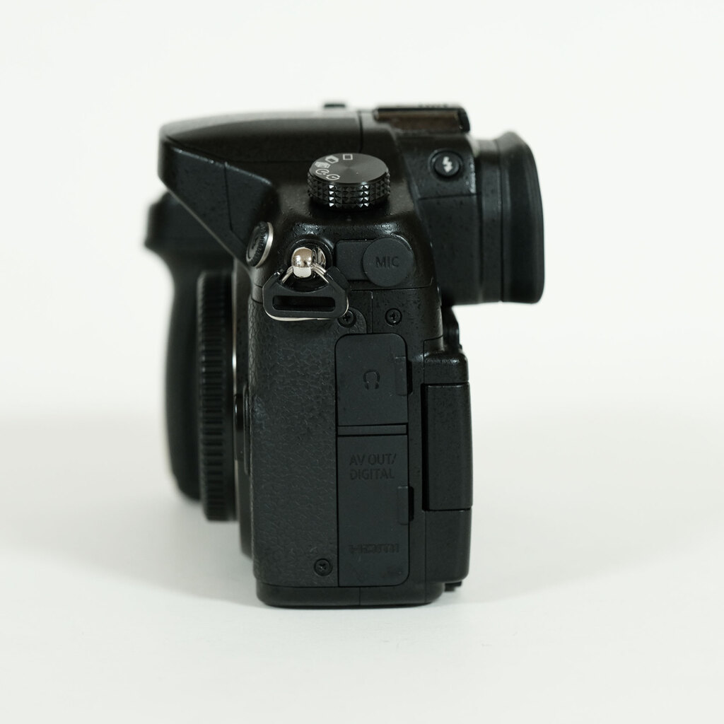 Panasonic LUMIX DMC-GH4