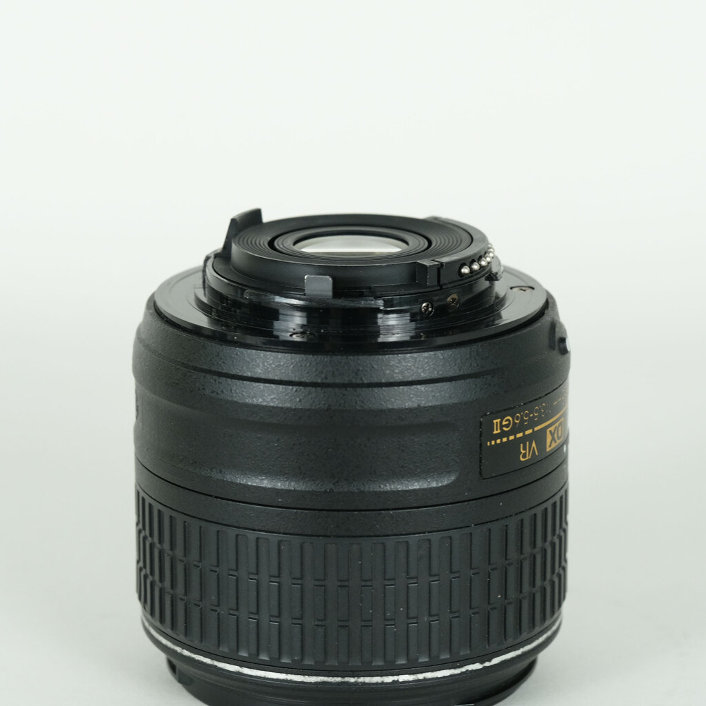 Nikon AF-S DX NIKKOR 18-55mm f3.5-5.6G VR II Nikon AF-S DX NIKKOR 18-55mm f3.5-5.6G VR II