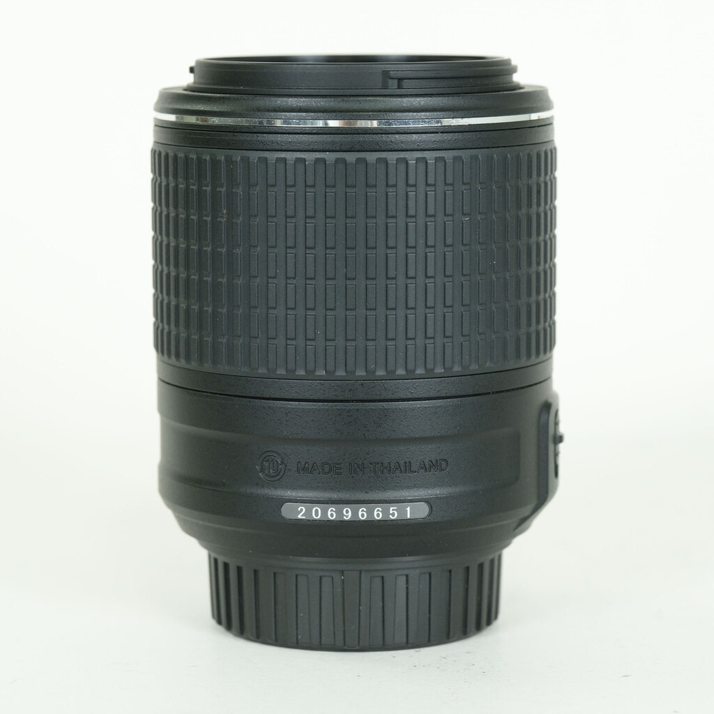 Nikon AF-S DX NIKKOR 55-200mm F4-5.6G ED VR II Nikon AF-S DX NIKKOR 55-200mm F4-5.6G ED VR II