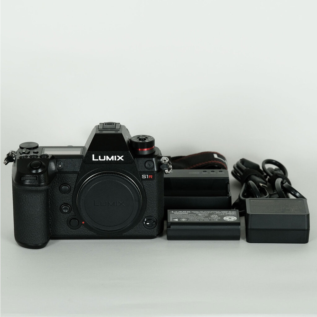 Panasonic LUMIX DC-S1R