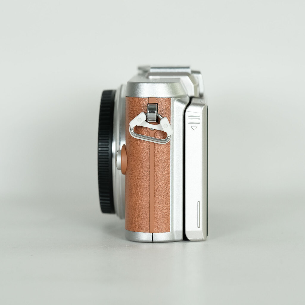 OLYMPUS PEN E-PL8 ボディ ブラウン