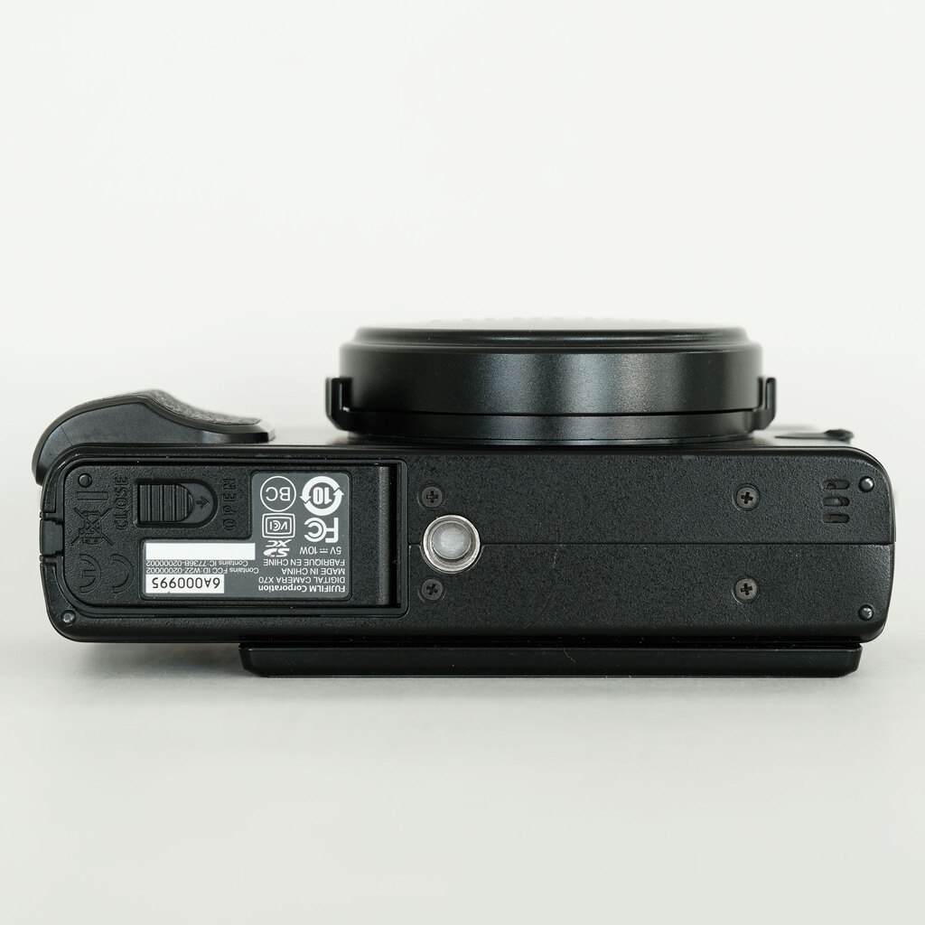 FUJIFILM X70 ブラック