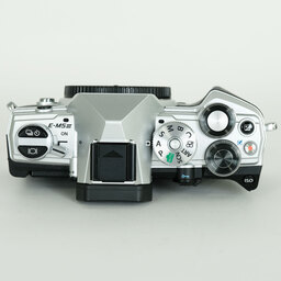 OLYMPUS OM-D E-M5 Mark III