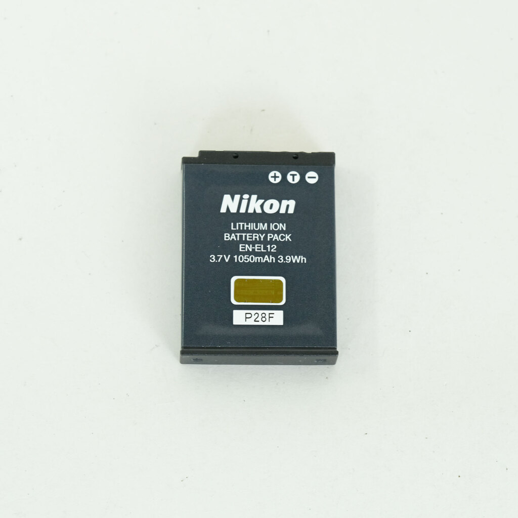 Nikon COOLPIX S8200 ノーブルブラック