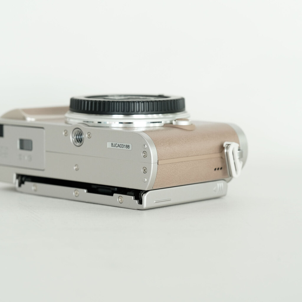 OLYMPUS PEN E-PL10