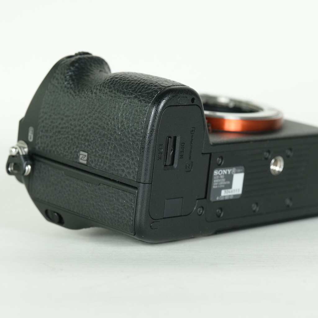 SONY α7 III(ILCE-7M3) SONY α7 III(ILCE-7M3)