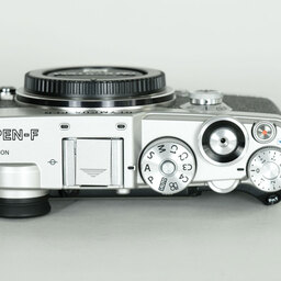 OLYMPUS PEN-F