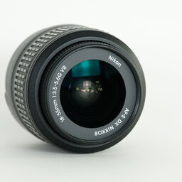 Nikon AF-S DX NIKKOR 18-55mm F3.5-5.6 G VR