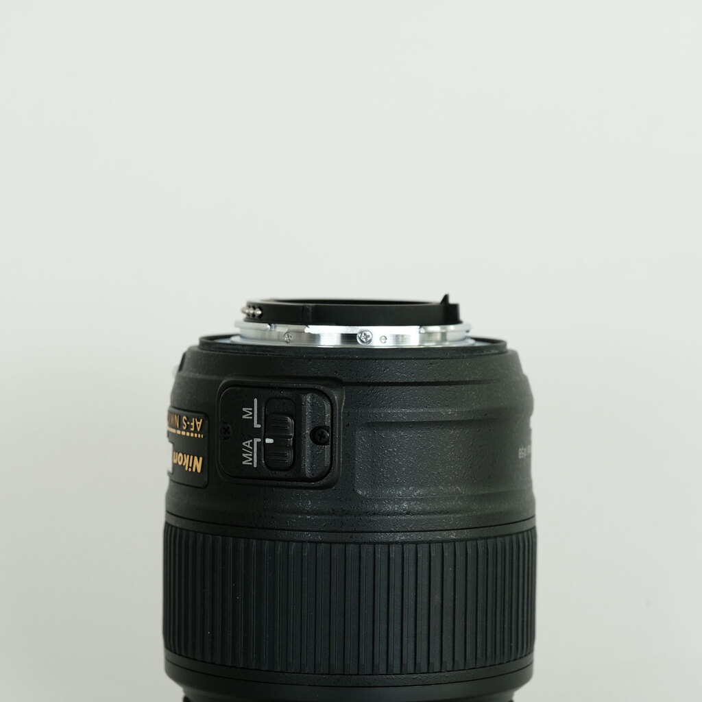 Nikon AF-S NIKKOR 35mm f/1.8G ED Nikon AF-S NIKKOR 35mm f/1.8G ED