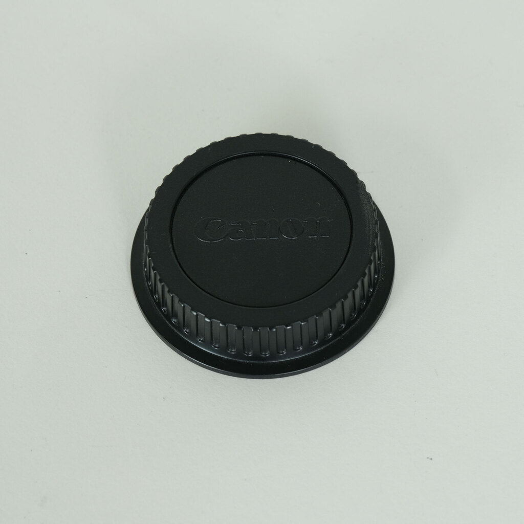 Canon EF-S15-85mm F3.5-5.6 IS USM