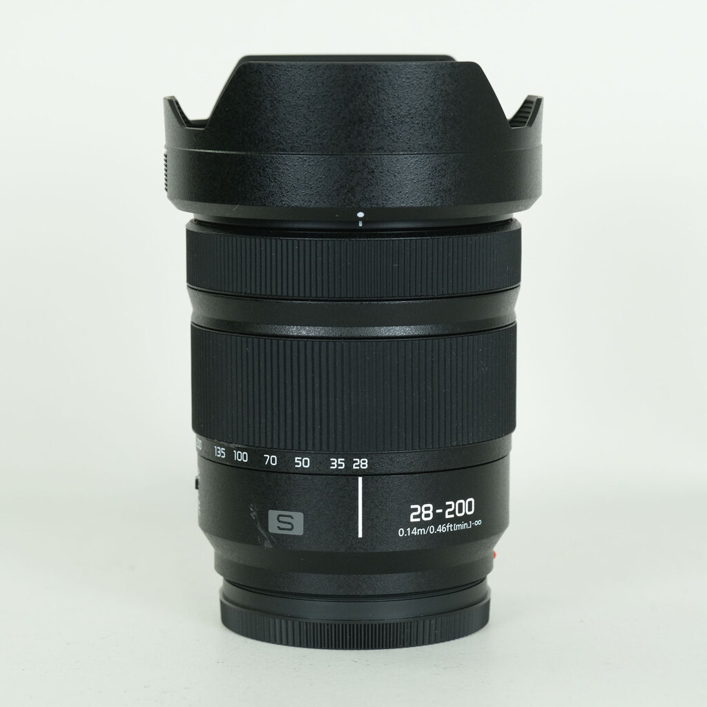 Panasonic LUMIX S 28-200mm F4-7.1 MACRO O.I.S.