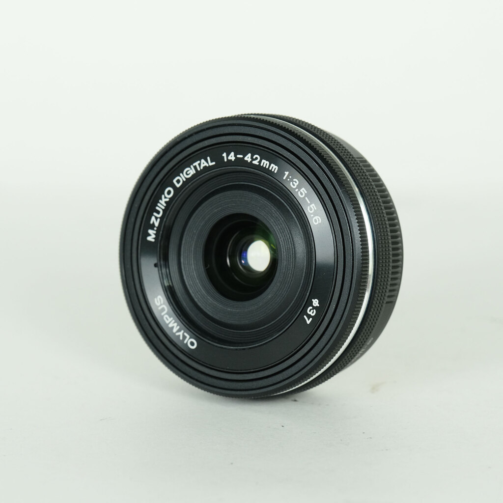 OLYMPUS M.ZUIKO DIGITAL ED 14-42mm F3.5-5.6 EZ ブラックの出品