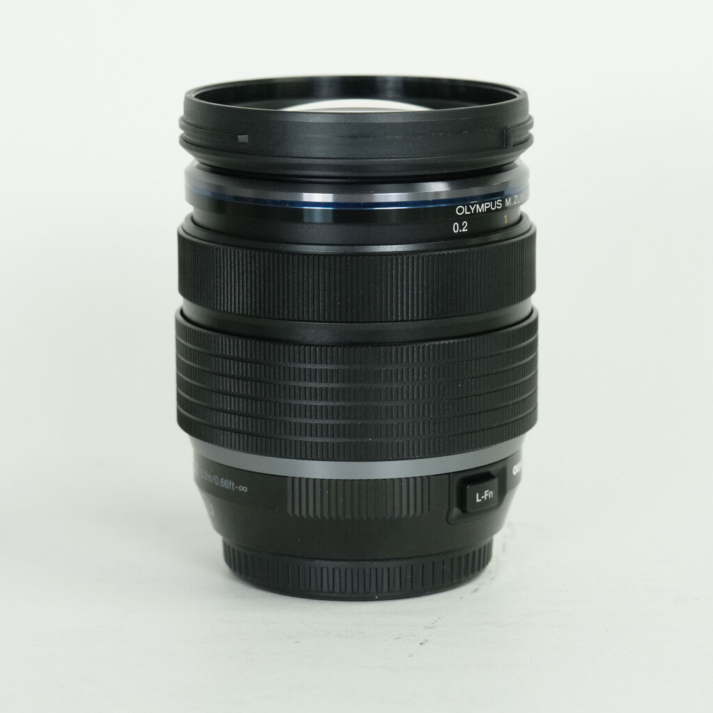 OLYMPUS M.ZUIKO DIGITAL ED 12-40mm F2.8 PRO OLYMPUS M.ZUIKO DIGITAL ED 12-40mm F2.8 PRO