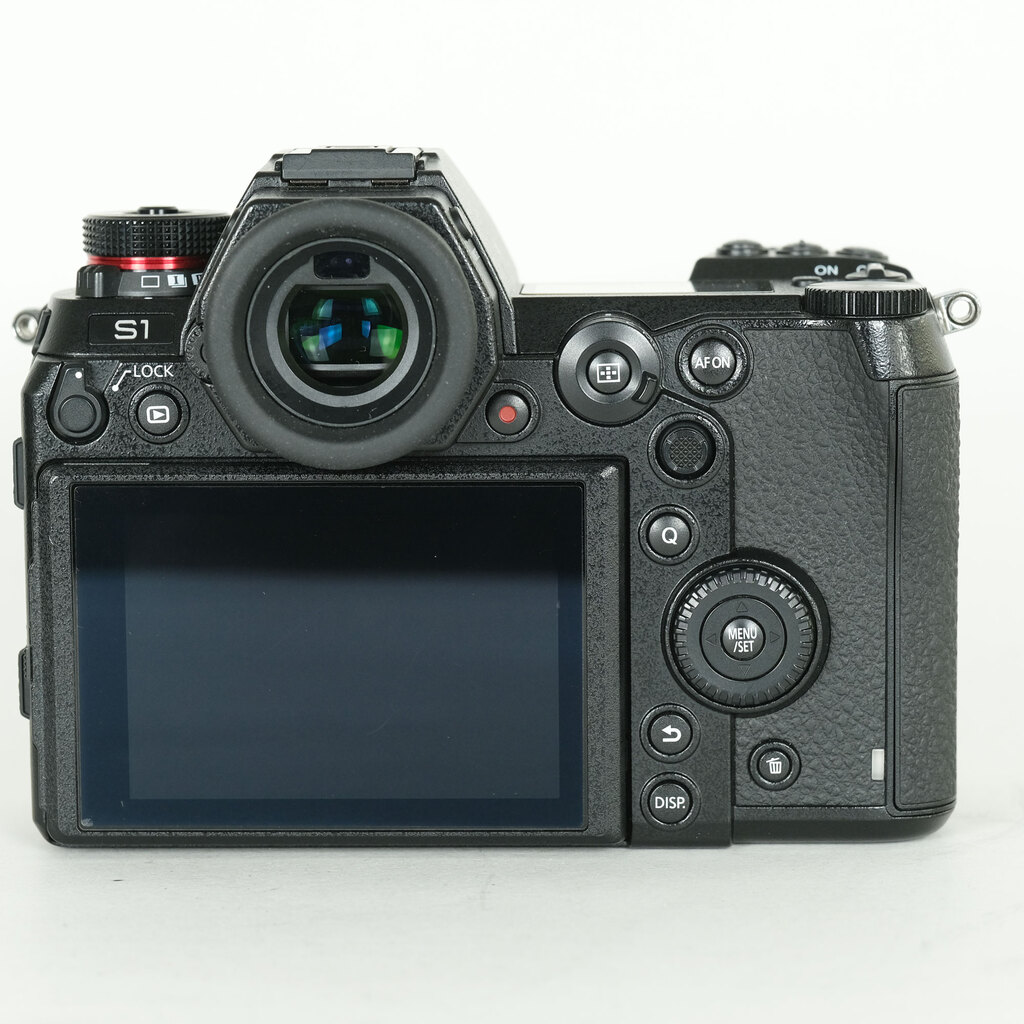 Panasonic LUMIX DC-S1 Panasonic LUMIX DC-S1