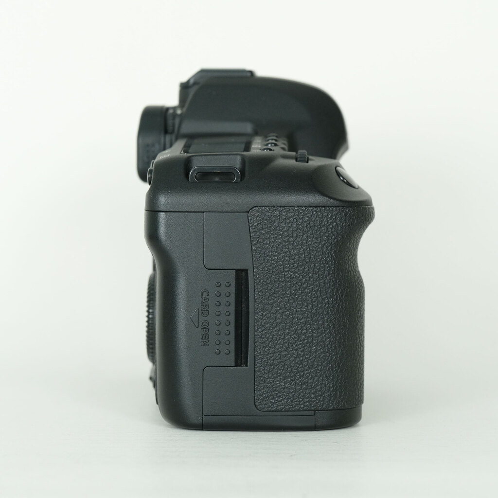 Canon EOS 5D MarkII �{�f�B